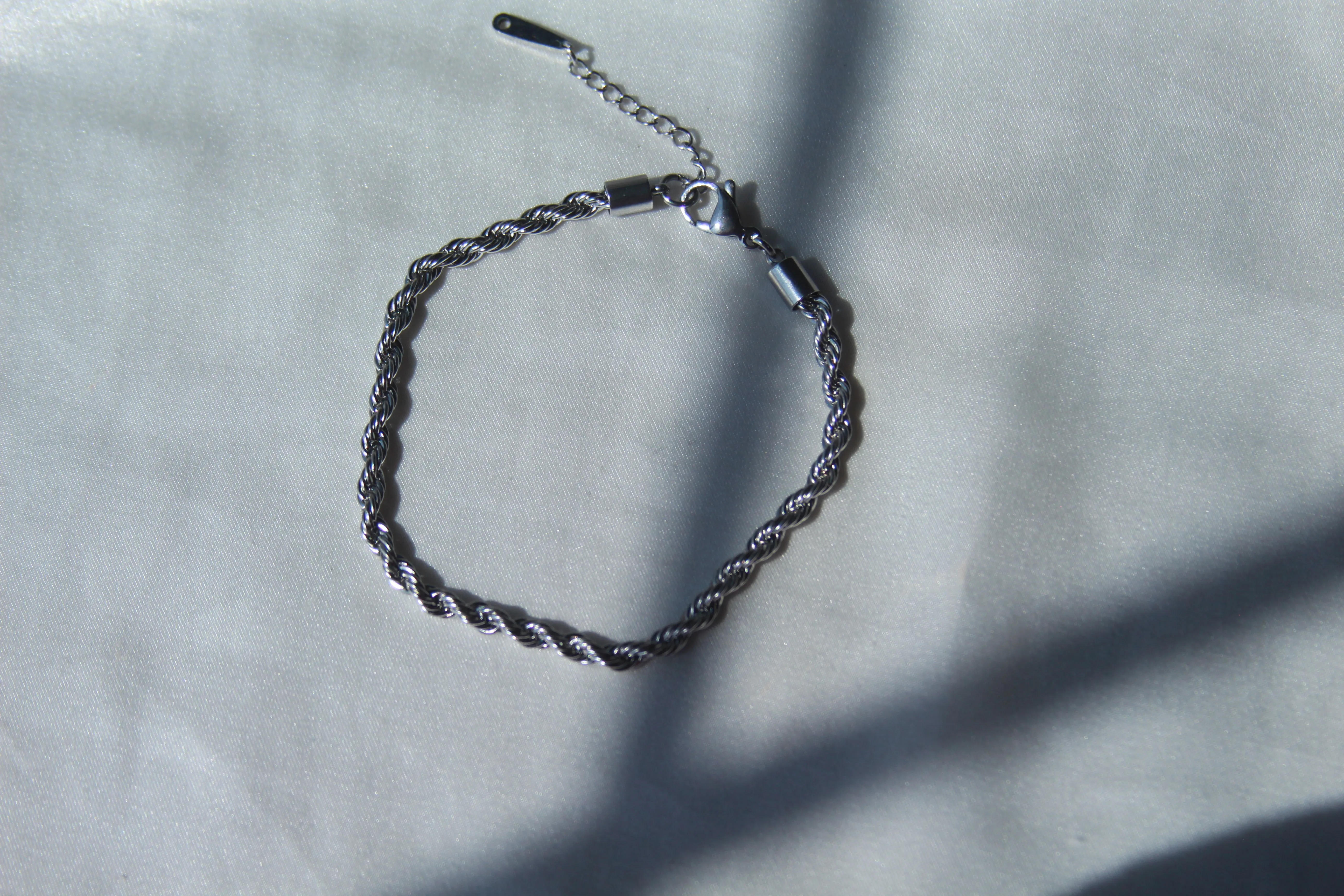 Elegant Twist Anklet