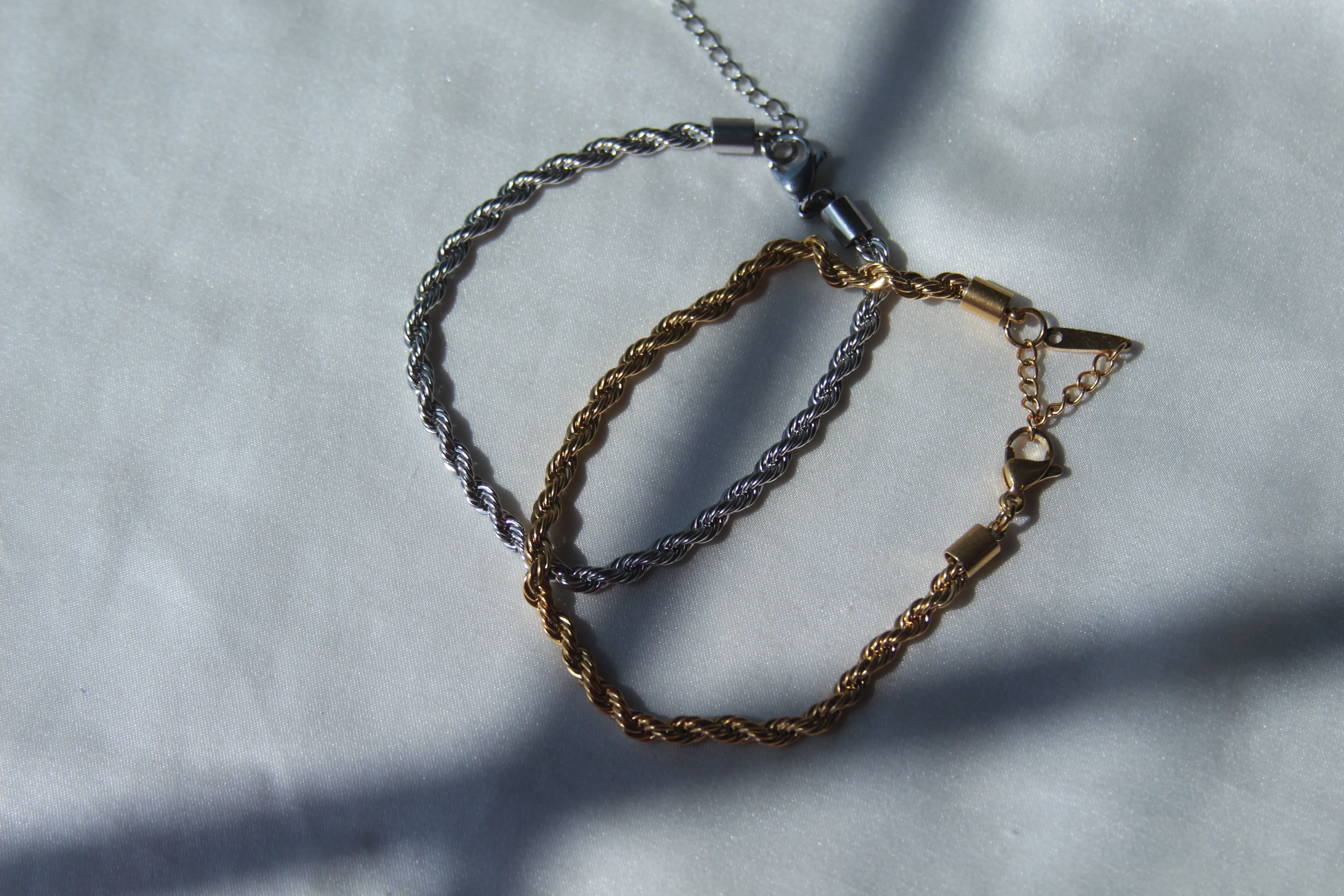 Elegant Twist Anklet