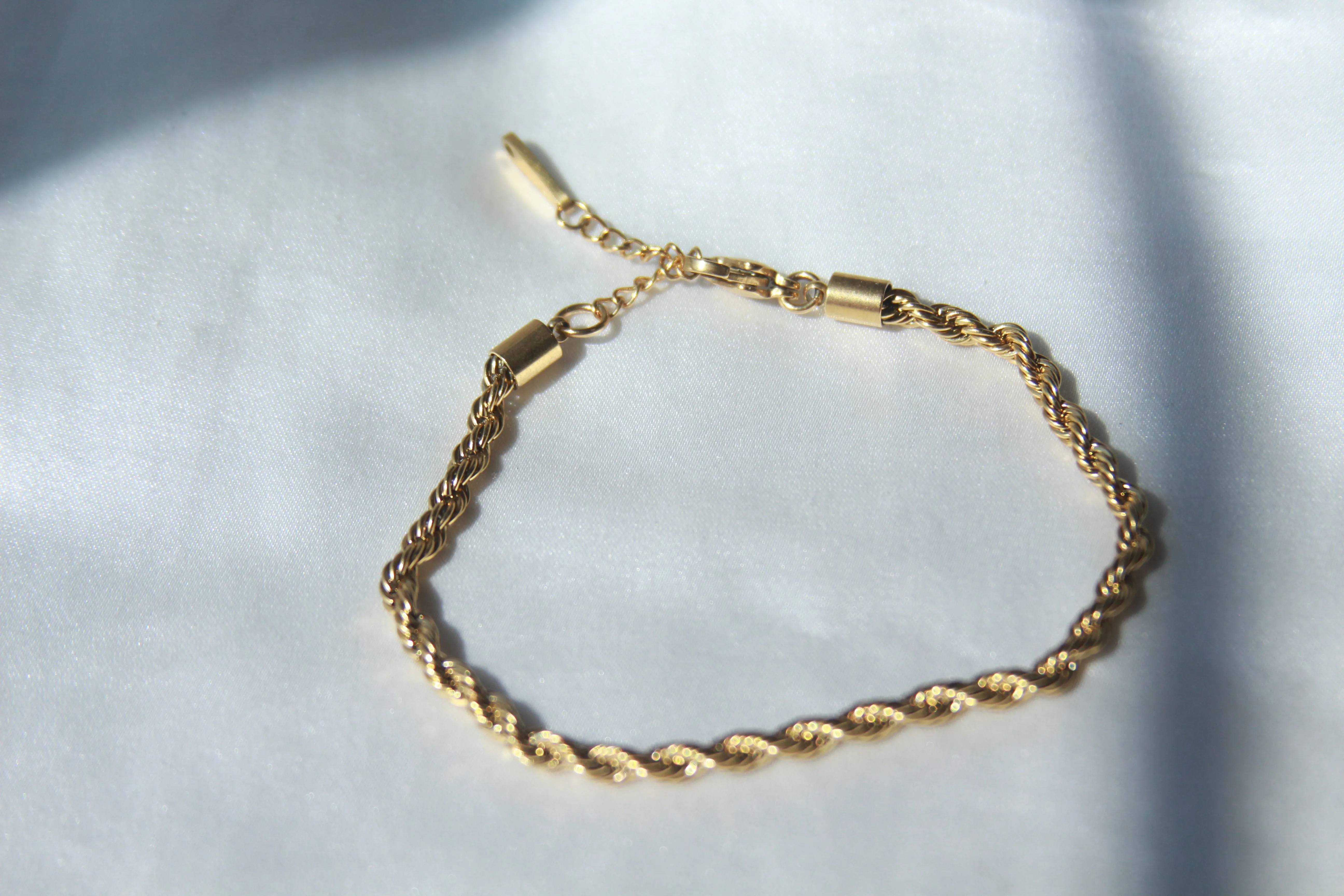Elegant Twist Anklet