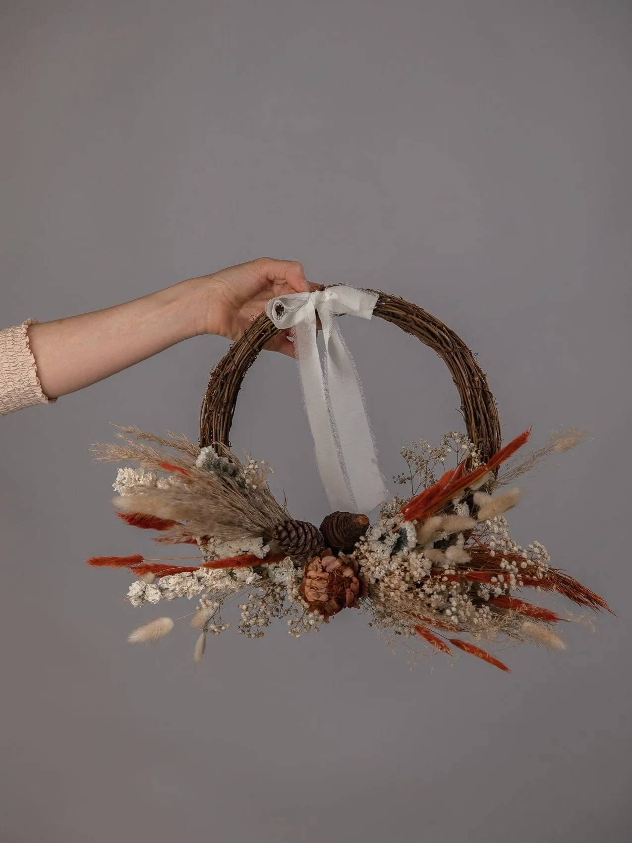 Modern Christmas Wreath No.18 / Pine Cones in Soft Winter Door Wreath Christmas Decoration / Christmas Wreath / Xmas Door Wreath