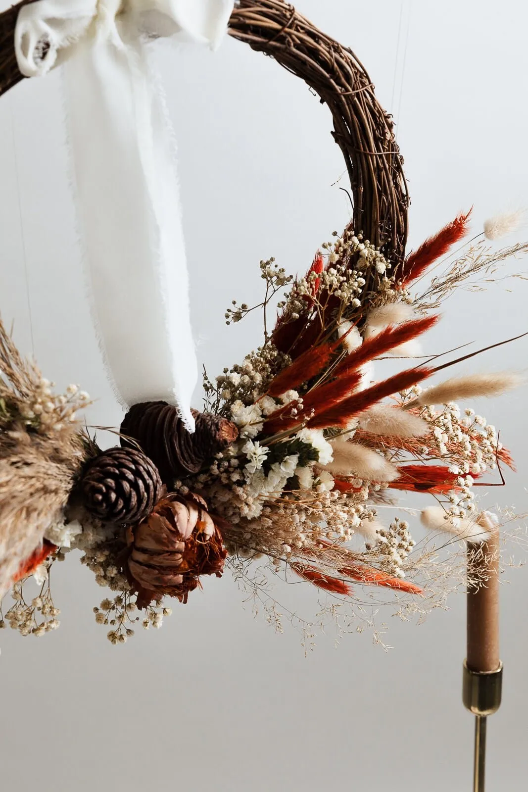 Modern Christmas Wreath No.18 / Pine Cones in Soft Winter Door Wreath Christmas Decoration / Christmas Wreath / Xmas Door Wreath