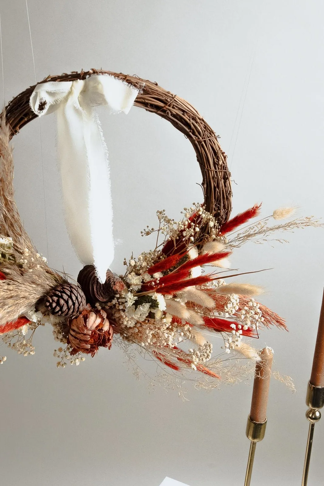 Modern Christmas Wreath No.18 / Pine Cones in Soft Winter Door Wreath Christmas Decoration / Christmas Wreath / Xmas Door Wreath