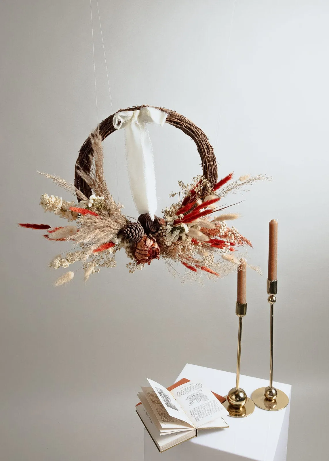 Modern Christmas Wreath No.18 / Pine Cones in Soft Winter Door Wreath Christmas Decoration / Christmas Wreath / Xmas Door Wreath