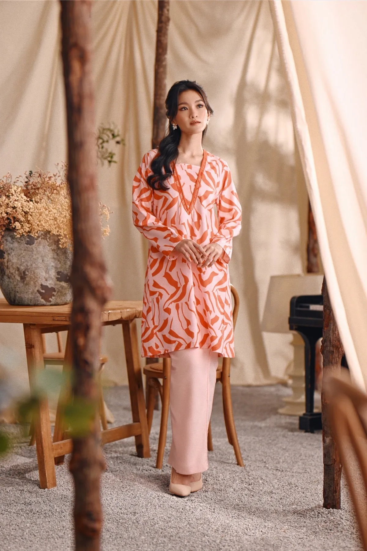 The Bayu Women Back Pleats Skirt - Pink