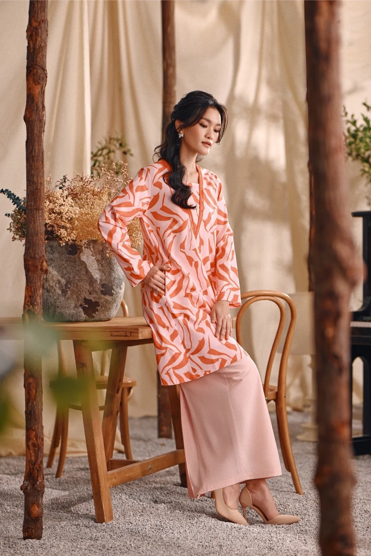 The Bayu Women Back Pleats Skirt - Pink
