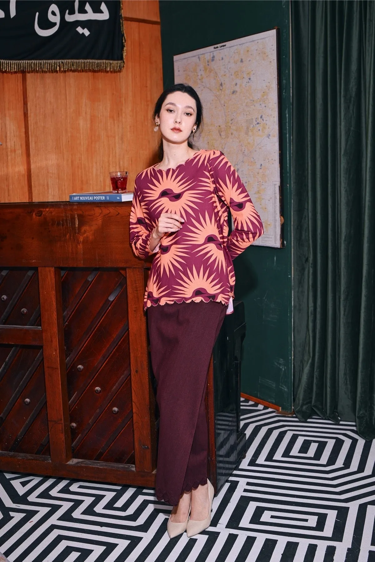 The Congkak Women Scallop Blouse - Edge