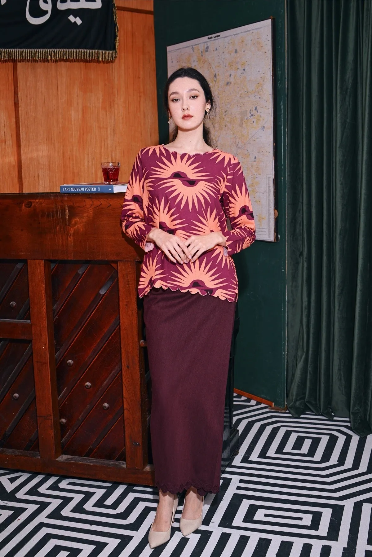 The Congkak Women Scallop Blouse - Edge