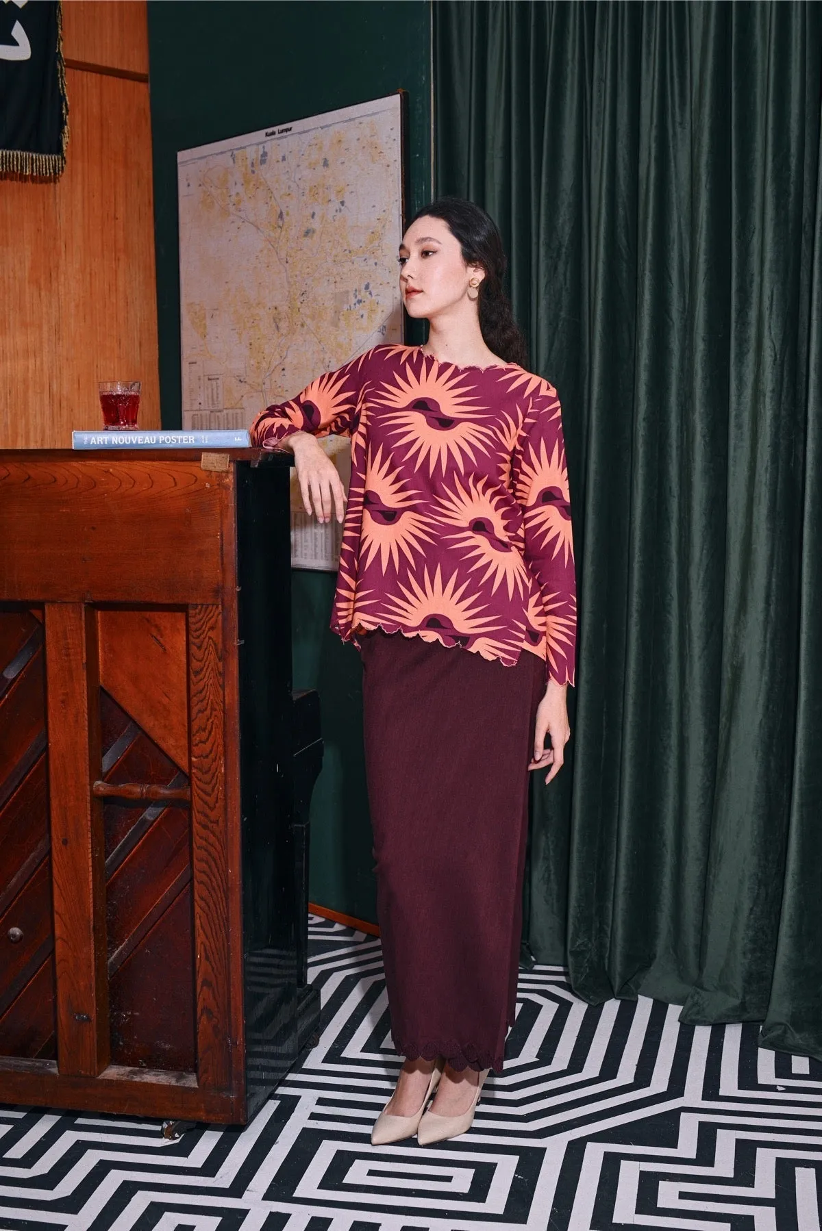 The Congkak Women Scallop Blouse - Edge