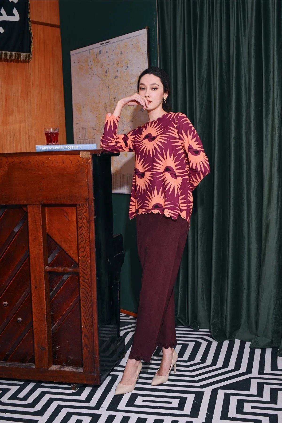 The Congkak Women Scallop Blouse - Edge